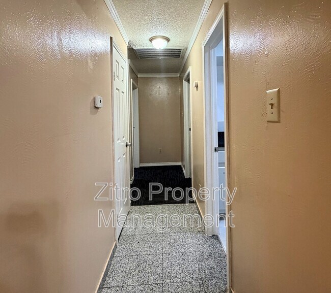 Foto del edificio - 1226 Linkwood Ln