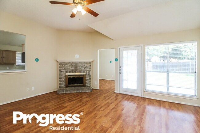 Building Photo - 1211 Old Knoll Dr