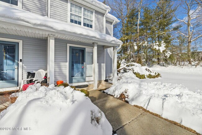 Building Photo - 412 Hampton Ct