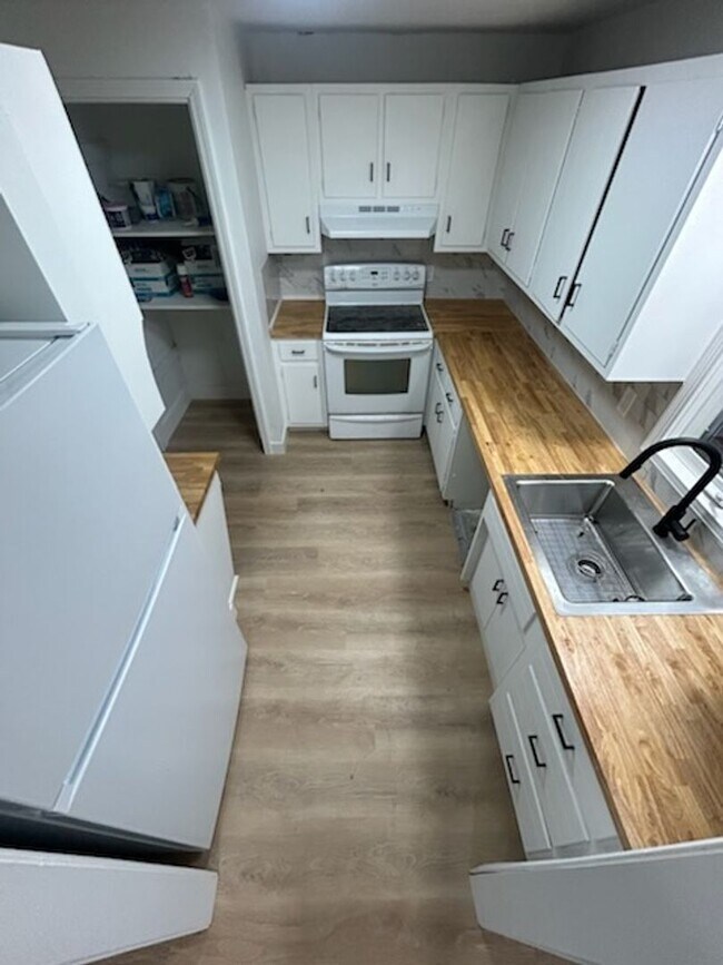 Foto del edificio - 3 bed 2 bath fenced in yard!!