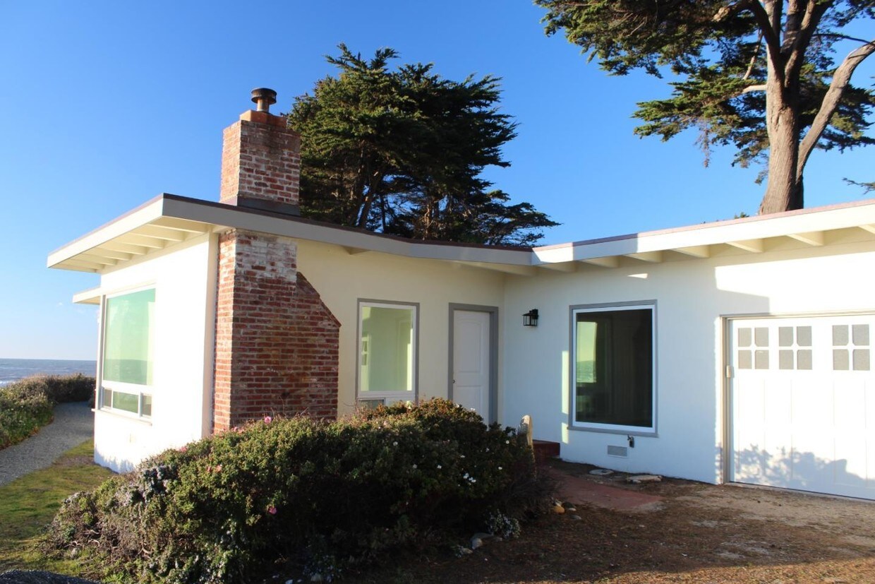 Primary Photo - 2 bedroom in Pescadero CA 94060