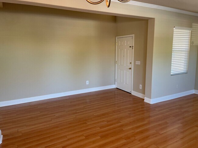 Building Photo - NICE 5 BEDROOM IN ROCKLIN IN GREAT LOCATION.