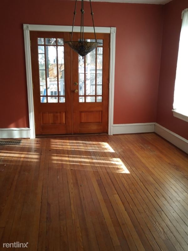 Foto del edificio - 4 br, 1 bath House - 30 N Davis St