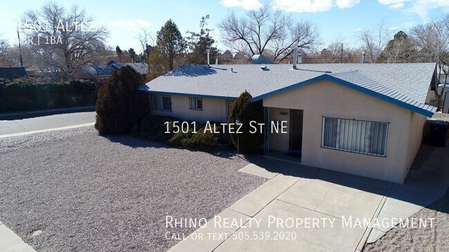 Building Photo - Charming 4 Bedroom, Corner Lot in the NE H...