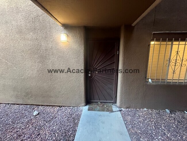 Building Photo - One Bedroom Condo