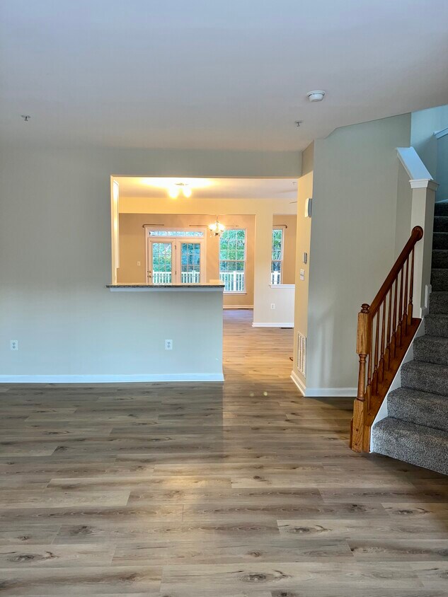 Building Photo - 3801 Meadow Trail Ln