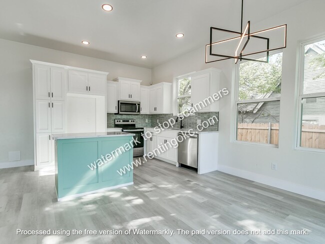 Foto del edificio - BRAND NEW duplex!