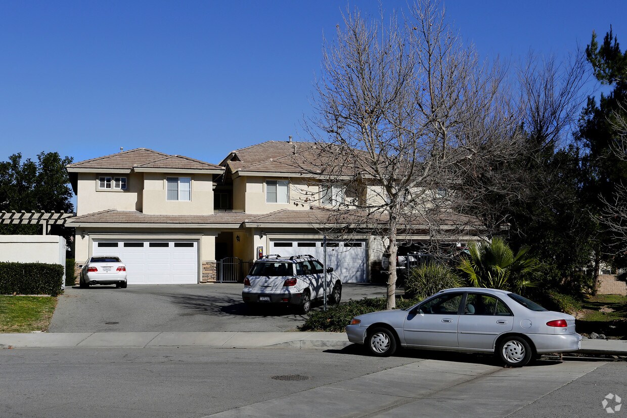 Foto del edificio - Parkview Townhomes