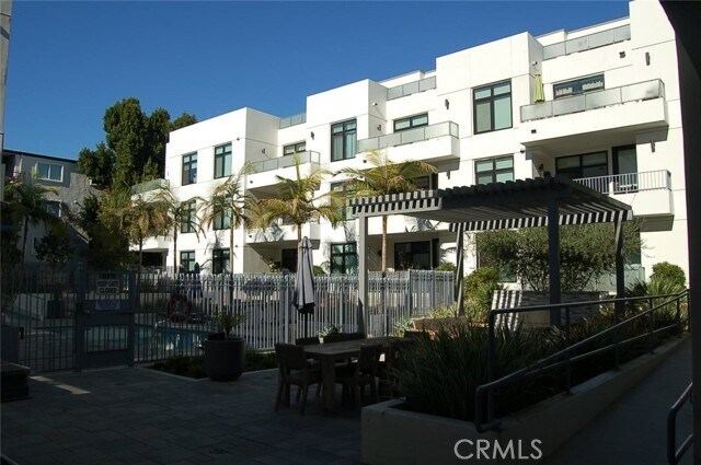 Foto del edificio - 399 E Del Mar Blvd