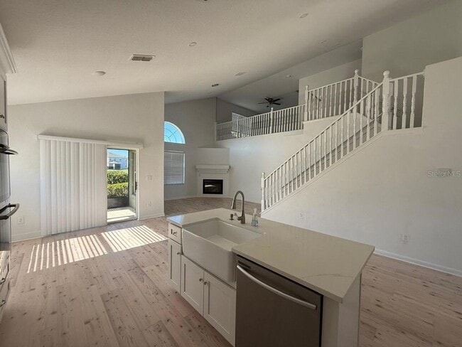 Building Photo - 6048 SW 49th Ave