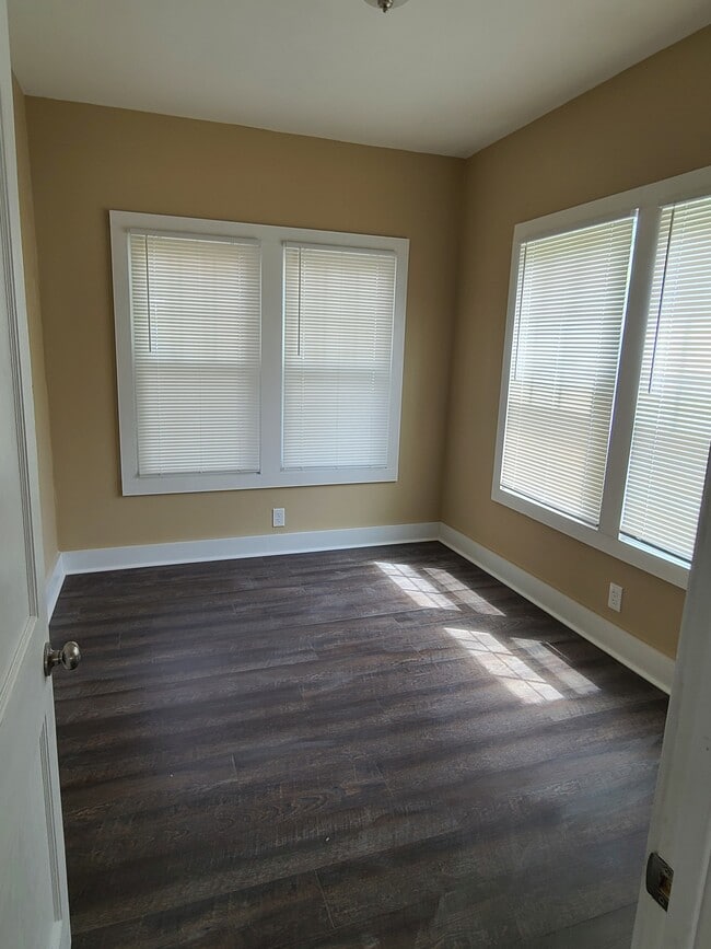 Bedroom 2 - 100 W Washington St