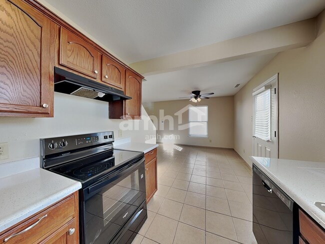 Foto del edificio - 1420 Dowell St