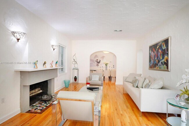 Building Photo - 600 Minorca Ave