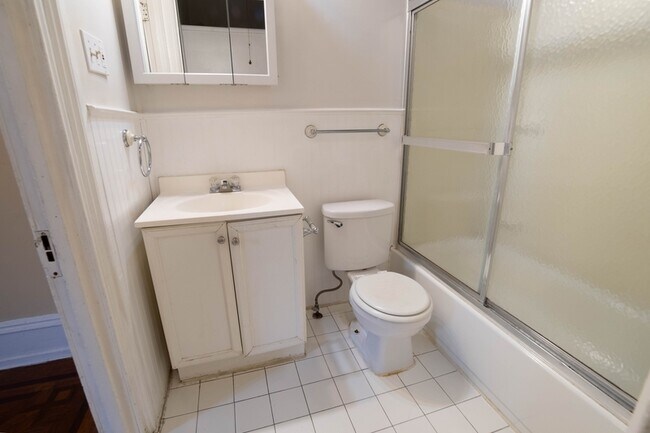 Building Photo - 907 St Paul St