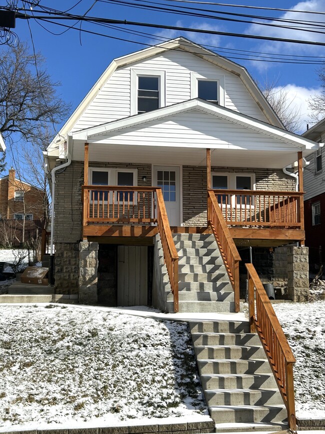 Photo - 1337 Methyl St House