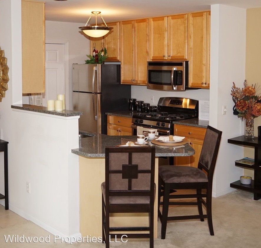 Foto principal - 640 Cambridge Ct