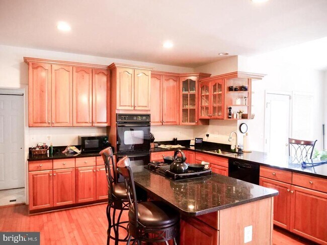 Foto del edificio - 21337 Cameron Hunt Pl