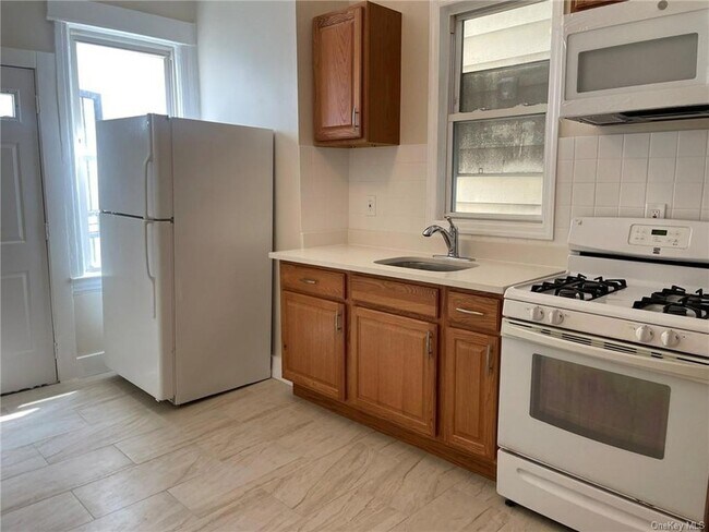 Building Photo - 34 North Street Unit 1