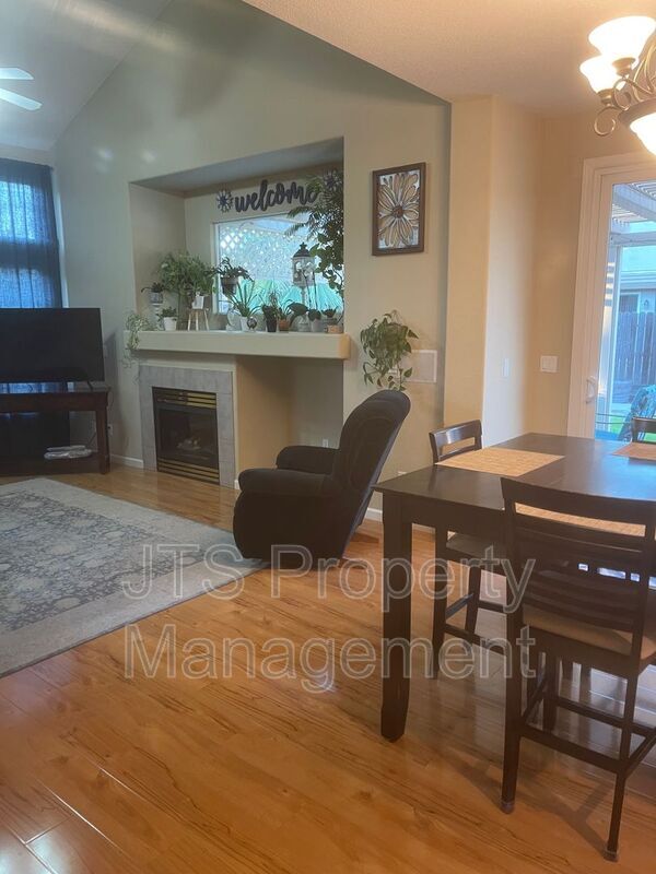 Building Photo - 3232 Balada Way