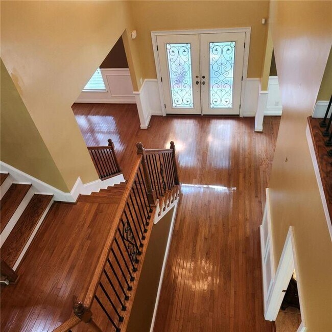 Building Photo - 635 Syreeta Ln
