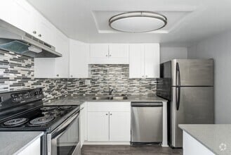 Building Photo - River View Apartments