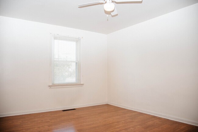 Foto del edificio - 219 W Maple St