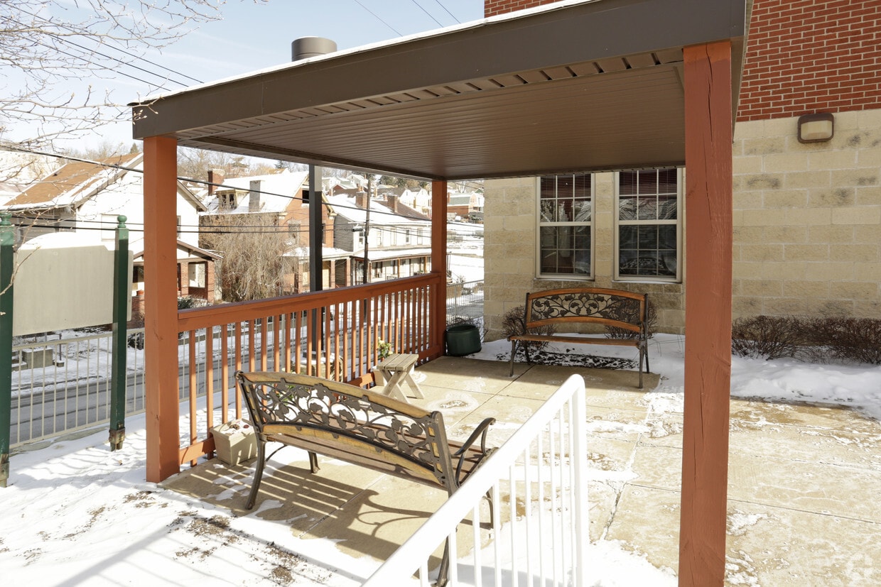 Ormsby Manor Apartments in Pittsburgh, PA