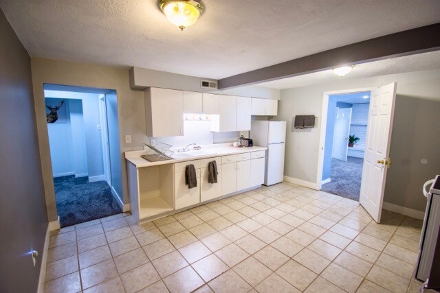 Kitchen - 2382 E Cardinal Way