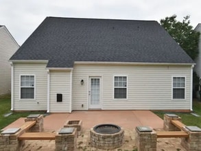 Building Photo - 10736 Glenluce Ave