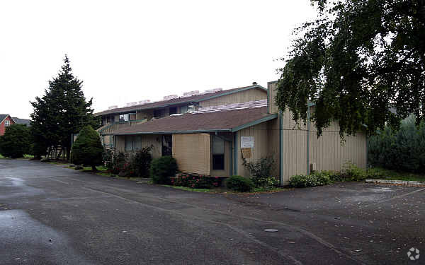 Building Photo - Eastwood Estates
