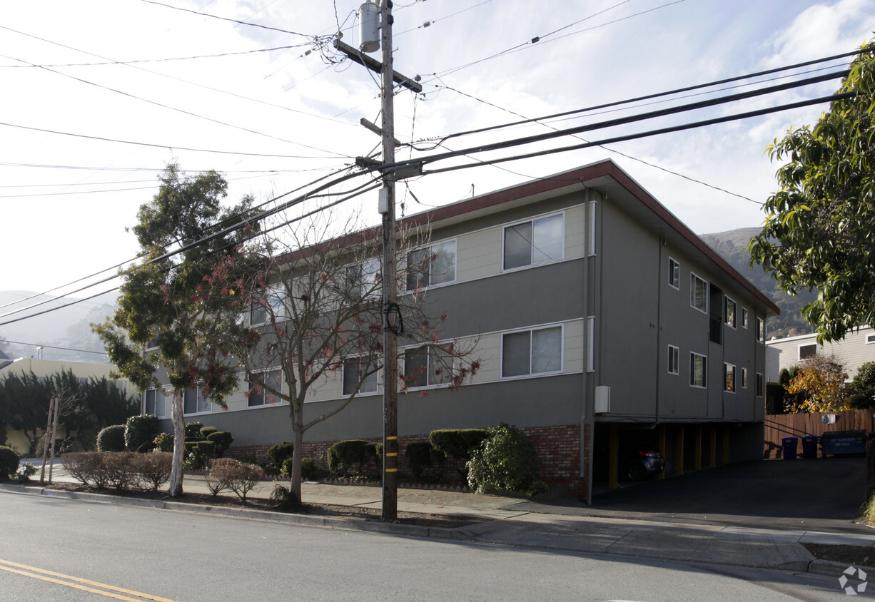 Building Photo - 200 Monterey St
