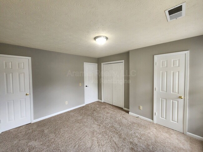 Building Photo - 5288 Weyden Ct