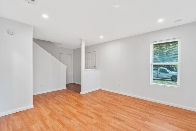 Foto del edificio - 8703 Schick Rd