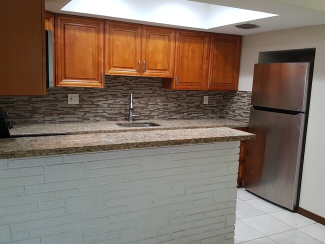 Building Photo - 1721 NW 27th Terrace