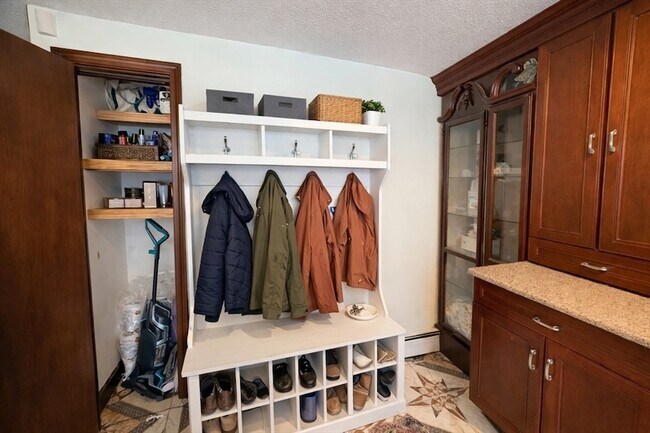 Foto del edificio - 183 Forest St