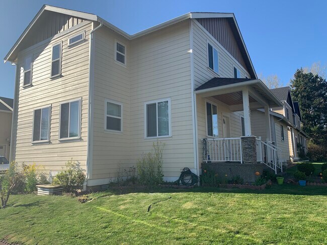 Building Photo - 525 Harman Way