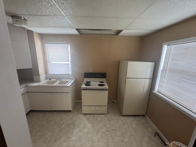 Building Photo - 2401 Lowell Ave