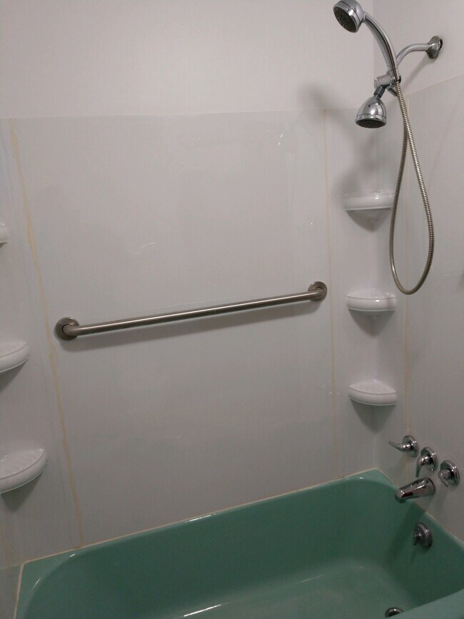 Foto del edificio - 1357 N Main Ave