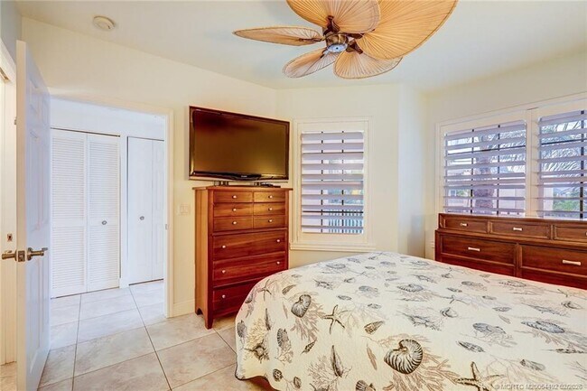 Foto del edificio - 5750 NE Island Cove Way