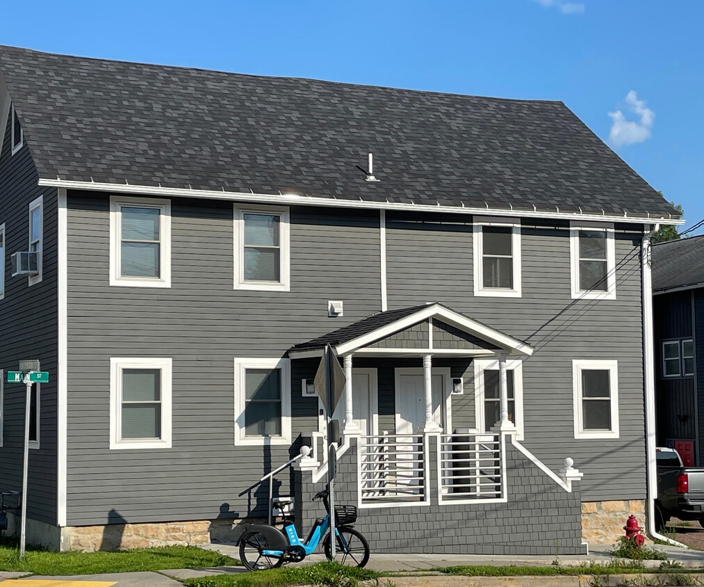 Photo - 251 Main St (Winooski, VT)