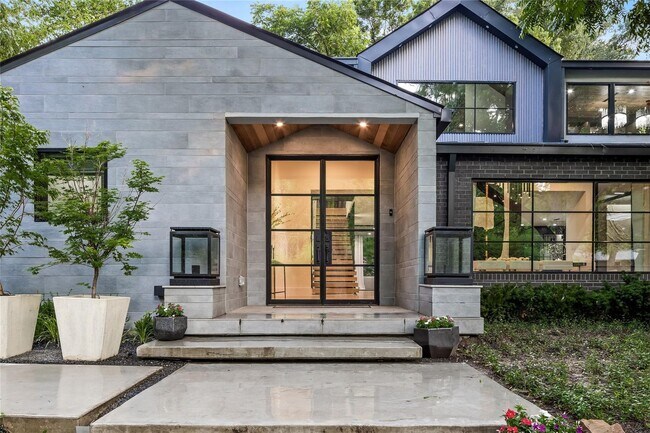 Foto del edificio - 4280 Shorecrest Dr