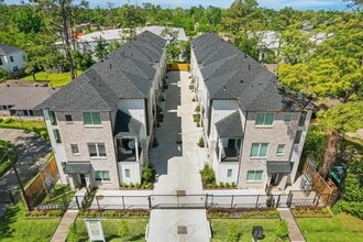 Building Photo - 526 Janisch Rd