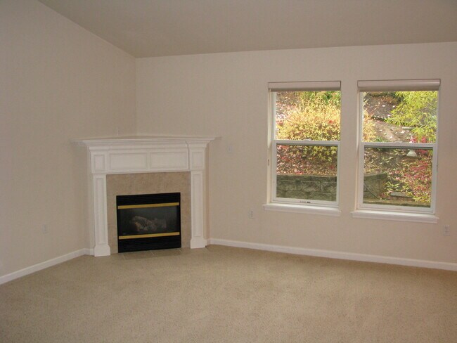Foto del edificio - Four Bedroom Home in South Salem