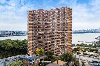 Building Photo - 100 Old Palisade Rd