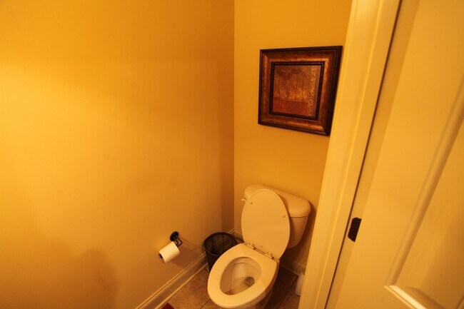 Foto del edificio - 3 Bed/3.5 Bath Runningvine Townhome Available in August!