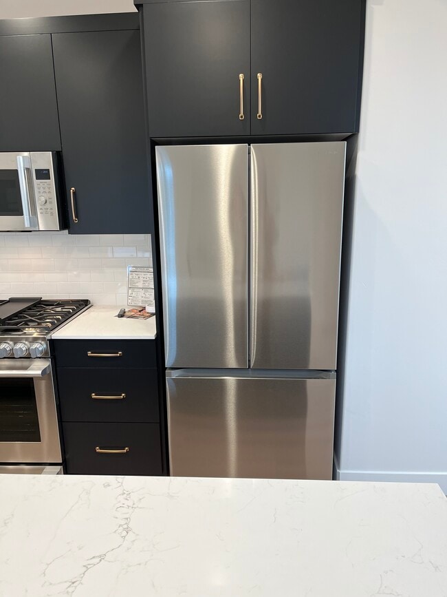 Kitchen - 569 E 7215 S