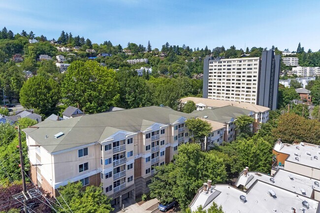 Building Photo - Goose Hollow Plaza