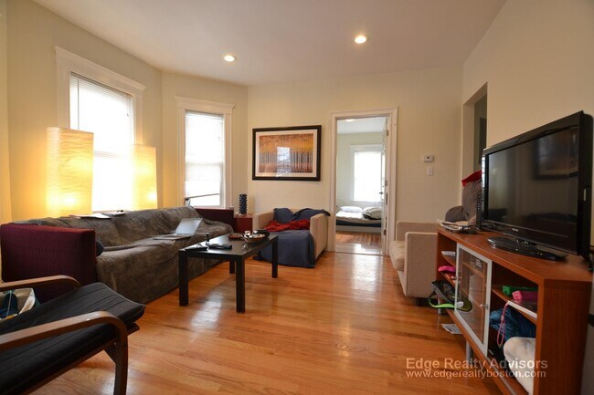 Foto del edificio - 11 Winter Hill Rd