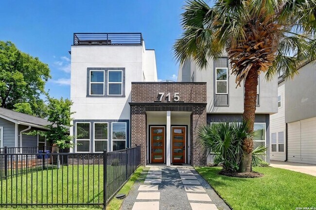 Foto del edificio - 715 Eleanor Ave