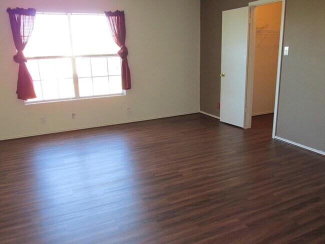 Building Photo - 8035 Grand Bend
